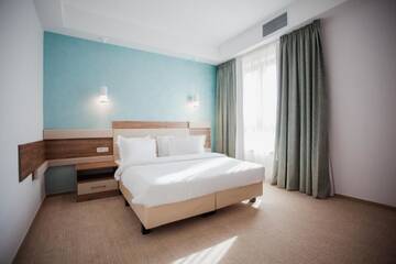 Фото номера Номер с кроватью размера «queen-size» Курортные отели Tci Social Club г. Клуж-Напока 4