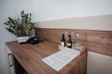 Фото номера Номер с кроватью размера «king-size» Курортные отели Tci Social Club г. Клуж-Напока 8