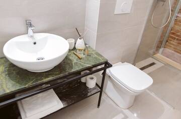 Фото номера Апартаменты - 1-й этаж Апарт-отели Camino Home 2 г. Клуж-Напока 24