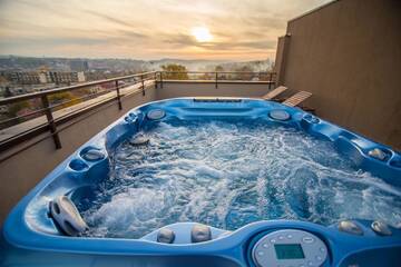 Фото номера Апартаменты Делюкс Апарт-отели The Golfer Apartment - Jacuzzi &amp; Panoramic View г. Клуж-Напока 16