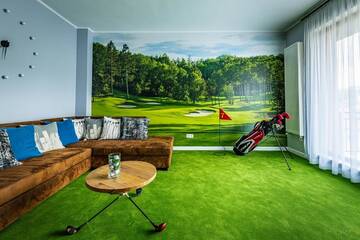 Фото Апарт-отели The Golfer Apartment - Jacuzzi &amp; Panoramic View г. Клуж-Напока 2