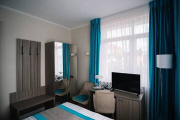Фото номера Номер с кроватью размера «queen-size» Отель Norm Hill Hotel г. Клуж-Напока 5