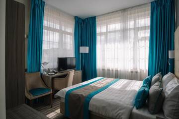 Фото номера Номер с кроватью размера «queen-size» Отель Norm Hill Hotel г. Клуж-Напока 7