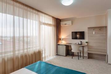 Фото номера Стандартный двухместный номер с 1 кроватью Отель Hotel Meridian г. Клуж-Напока 3