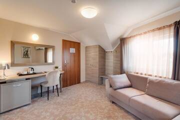Фото номера Полулюкс Отель Hotel Meridian г. Клуж-Напока 4