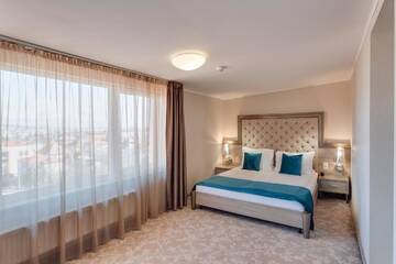 Фото номера Полулюкс Отель Hotel Meridian г. Клуж-Напока 5