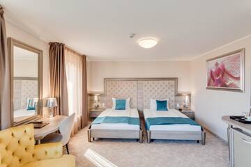 Фото номера Улучшенный двухместный номер с 2 отдельными кроватями Отель Hotel Meridian г. Клуж-Напока 4