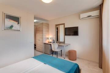 Фото номера Двухместный номер эконом-класса с 1 кроватью Отель Hotel Meridian г. Клуж-Напока 3
