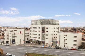 Фото Отель Ramada Hotel Cluj г. Клуж-Напока 1