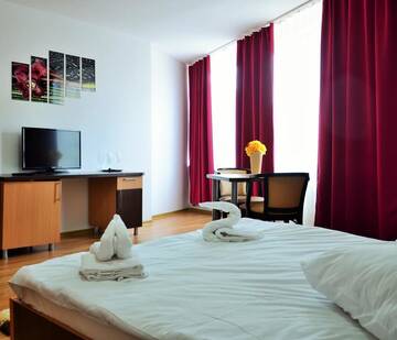 Фото Отель ApartHotel Zorilor г. Клуж-Напока 2