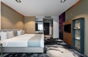 Фото номера Стандартный двухместный номер с 2 отдельными кроватями Отель Hotel River Park г. Клуж-Напока 7
