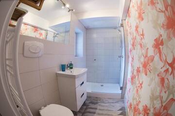 Фото номера Апартаменты в мансарде Апарт-отели Camino Home г. Клуж-Напока 11