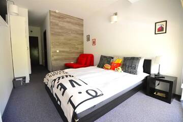 Фото номера Трехместный номер Отель Hotel Biscuit г. Клуж-Напока 3