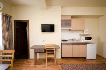 Фото номера Двухместный номер-студио с 2 отдельными кроватями Апарт-отели Apart Hotel Bonjour Cluj г. Клуж-Напока 38