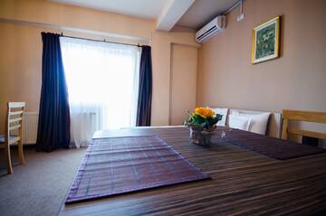Фото номера Номер-студио с кроватью размера «queen-size» Апарт-отели Apart Hotel Bonjour Cluj г. Клуж-Напока 7