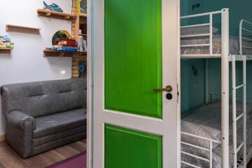 Фото номера Кровать в общем 4-местном номере для мужчин и женщин Хостелы Zen Hostel by Pura Vida г. Клуж-Напока 3