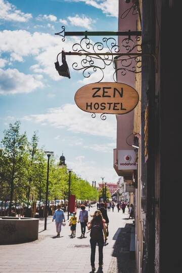 Фото Хостелы Zen Hostel by Pura Vida г. Клуж-Напока 1