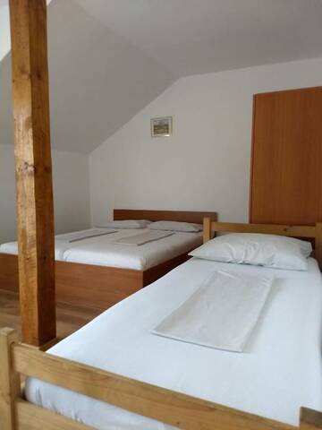 Фото номера Трехместный номер Хостелы Sport Hostel Cluj г. Клуж-Напока 10