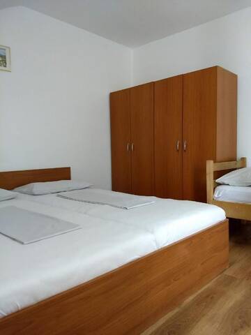 Фото номера Трехместный номер Хостелы Sport Hostel Cluj г. Клуж-Напока 3