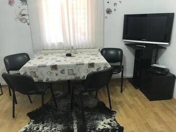 Фото номера Дом с 1 спальней Дома для отпуска Permissive г. Клуж-Напока 8