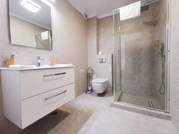 Фото номера Улучшенные апартаменты Апарт-отели TCI Apartments г. Клуж-Напока 2