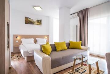 Фото номера Улучшенный трехместный номер Апарт-отели Residence Il Lago г. Клуж-Напока 5