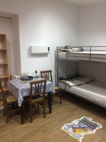 Фото номера Кровать в общем номере для мужчин Хостелы Casa Roz г. Клуж-Напока 6