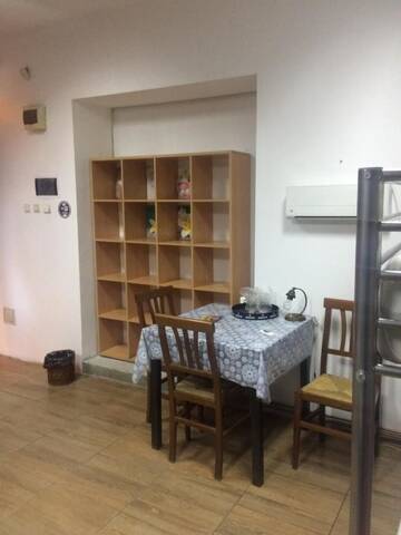 Фото номера Кровать в общем номере для мужчин Хостелы Casa Roz г. Клуж-Напока 4