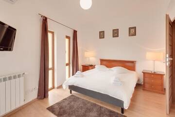 Фото номера Улучшенная вилла Виллы The K Guest House г. Клуж-Напока 16