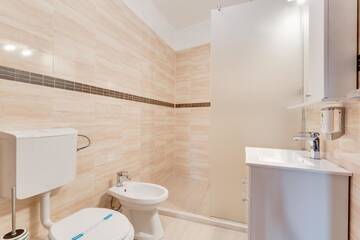 Фото номера Улучшенная вилла Виллы The K Guest House г. Клуж-Напока 24