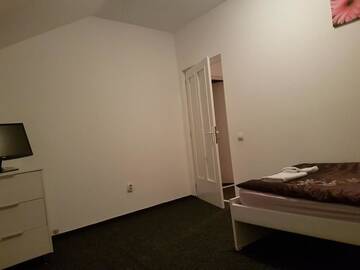 Фото номера Одноместный номер с общей ванной комнатой Гостевой дом BigCitty Rooms and Apartments г. Клуж-Напока 8
