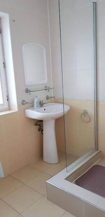 Фото номера Одноместный номер с общей ванной комнатой Гостевой дом BigCitty Rooms and Apartments г. Клуж-Напока 9