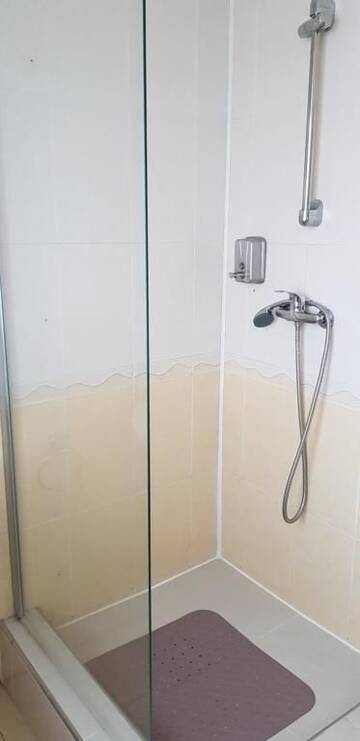 Фото номера Одноместный номер с общей ванной комнатой Гостевой дом BigCitty Rooms and Apartments г. Клуж-Напока 10