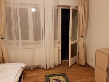 Фото номера Двухместный номер с 2 отдельными кроватями и общей ванной комнатой Гостевой дом BigCitty Rooms and Apartments г. Клуж-Напока 5