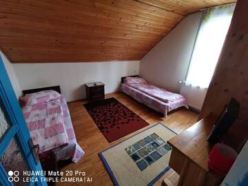 Фото номера Двухместный номер с 1 кроватью и общей ванной комнатой Хостелы Enjoy Hostel г. Клуж-Напока 2