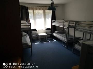 Фото номера Трехместный номер с общей ванной комнатой Хостелы Enjoy Hostel г. Клуж-Напока 2
