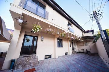 Фото Гостевой дом Nelana Guest House г. Клуж-Напока 1