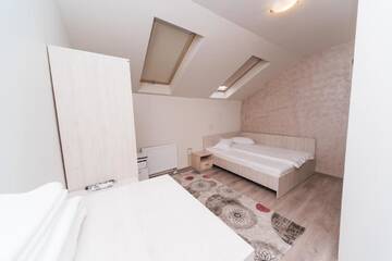Фото номера Номер Делюкс Гостевой дом Nelana Guest House г. Клуж-Напока 4