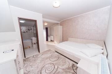 Фото номера Номер Делюкс Гостевой дом Nelana Guest House г. Клуж-Напока 8