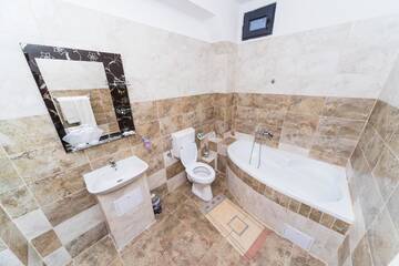Фото номера Номер Делюкс с диваном Гостевой дом Nelana Guest House г. Клуж-Напока 2