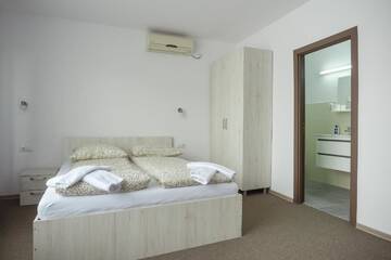 Фото номера Двухместный номер с 1 кроватью Гостевой дом Casa Verona Centru г. Клуж-Напока 3