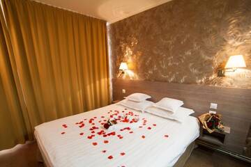 Фото номера Двухместный номер с 1 кроватью или 2 отдельными кроватями Отель Hotel Stil г. Клуж-Напока 10