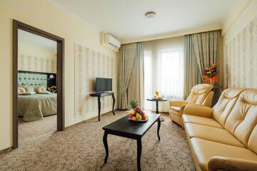 Фото номера Люкс с гидромассажной ванной Отель Hotel Stil г. Клуж-Напока 4