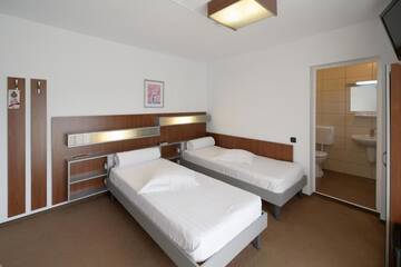 Фото номера Double or Twin Room - 3* Гостевой дом Vila Rosa г. Клуж-Напока 24