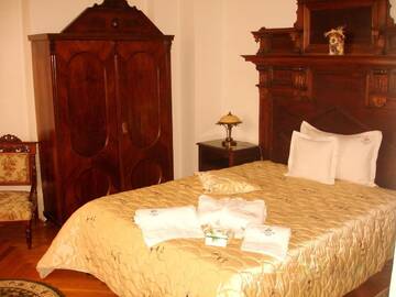 Фото номера Улучшенный двухместный номер с 1 кроватью Отель Villa-Hotel Escala г. Клуж-Напока 3