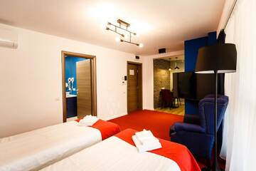 Фото номера Улучшенный номер-студио Отель Aparthotel Gutinului г. Клуж-Напока 8