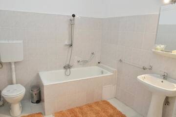 Фото номера Люкс Отель Hotel Transilvania г. Клуж-Напока 9
