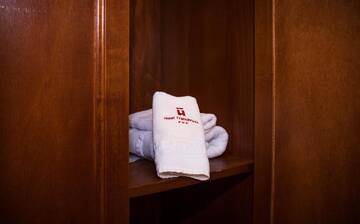 Фото номера Бюджетный двухместный номер с 2 отдельными кроватями Отель Hotel Transilvania г. Клуж-Напока 5