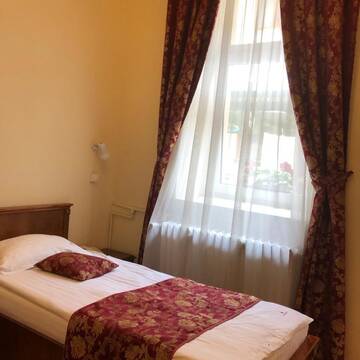 Фото номера Бюджетный двухместный номер с 2 отдельными кроватями Отель Hotel Transilvania г. Клуж-Напока 14