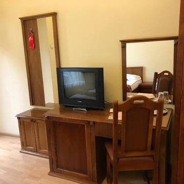 Фото номера Бюджетный двухместный номер с 2 отдельными кроватями Отель Hotel Transilvania г. Клуж-Напока 16
